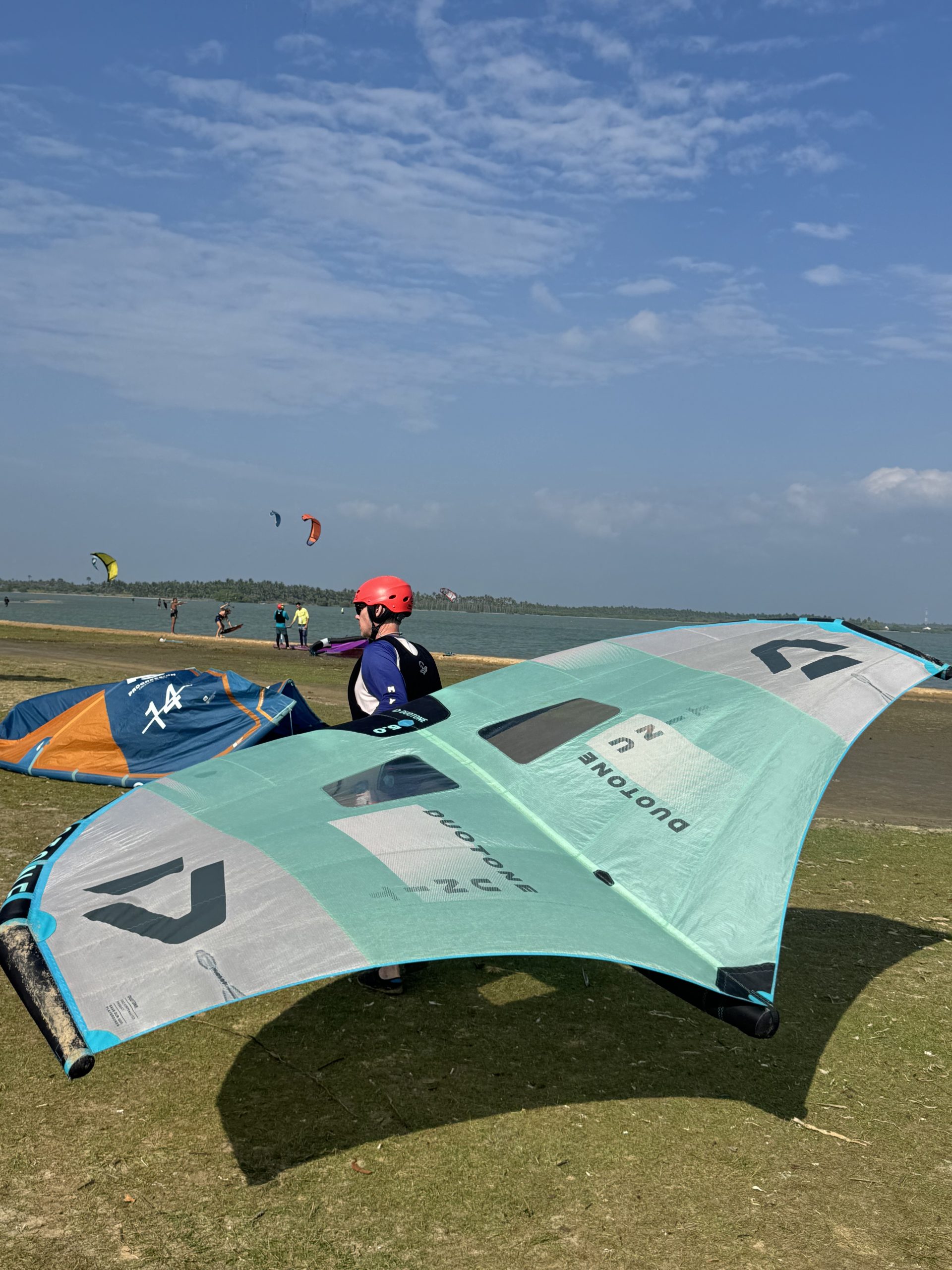 Wingfoiling in Kalpitiya
